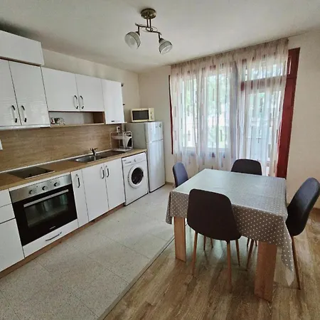 Apartament Romantic Next To Sea Garden